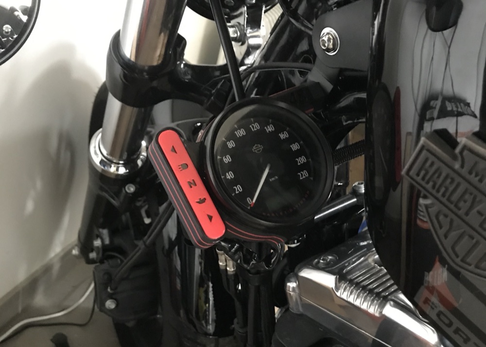 Harley Davidson Sportster Kilometre Sayaci Braketi görsel 2