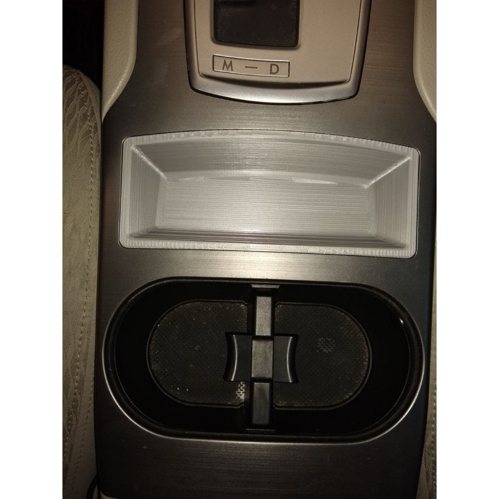 Subaru Outback Tam Genişlik Konsol Tepsisi (4. Nesil)