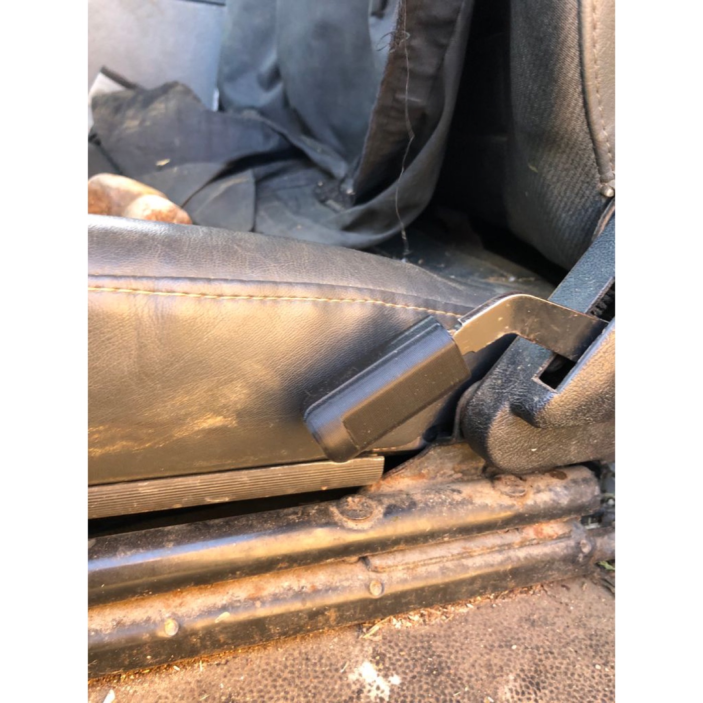 Land Rover Defender Yatık Koltuk Ayar Kolu