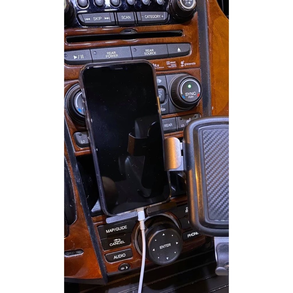 Honda Pilot 2013 Telefon Tutucu ve Şarj Düzeneği görsel 2