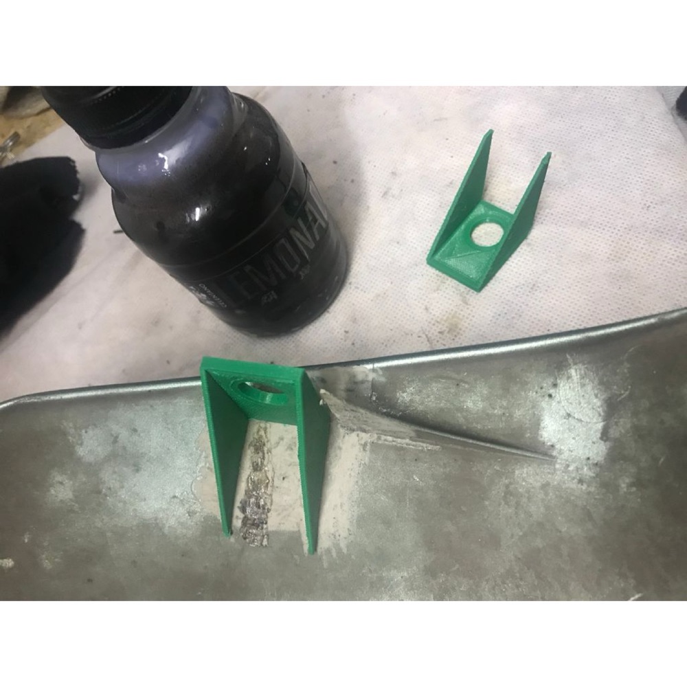 Honda XL600 Transalp sağ plastik montaj braketi görsel 2