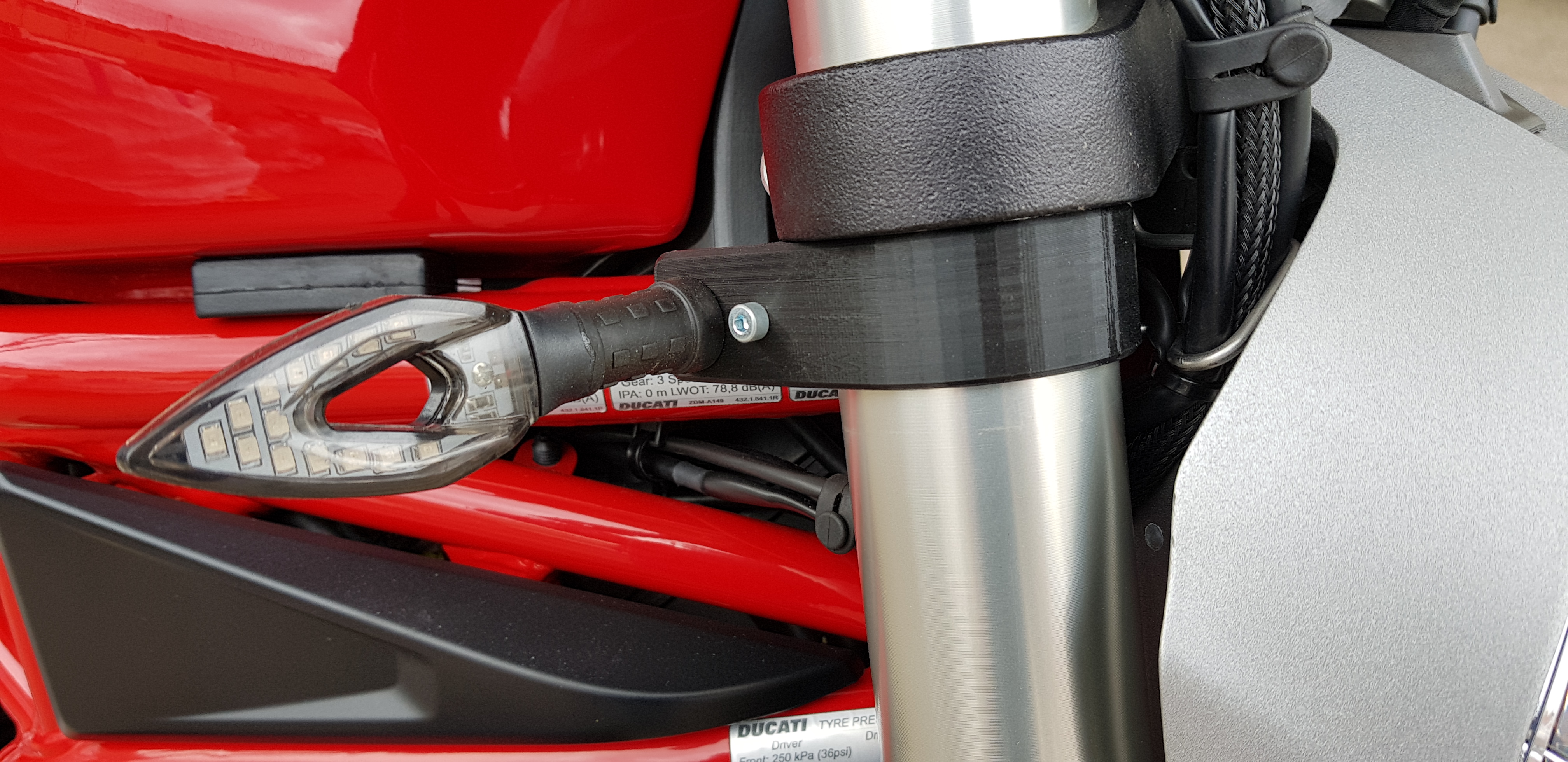 Ducati 797 Sinyal Lambası Bağlantı Braketi görsel 3