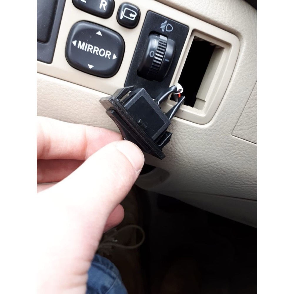 Toyota Avensis panel kapağı görsel 2