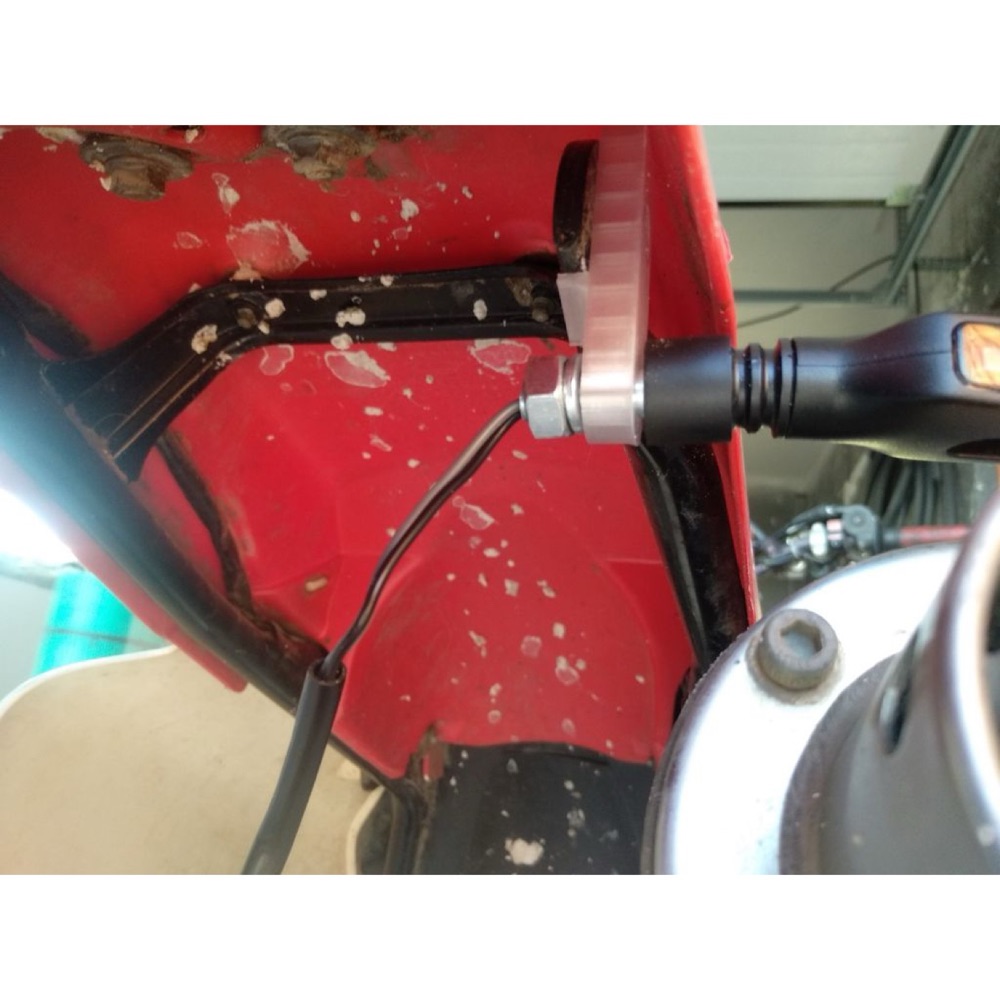 Honda XR400 Sinyal Lambası Tutucu görsel 2