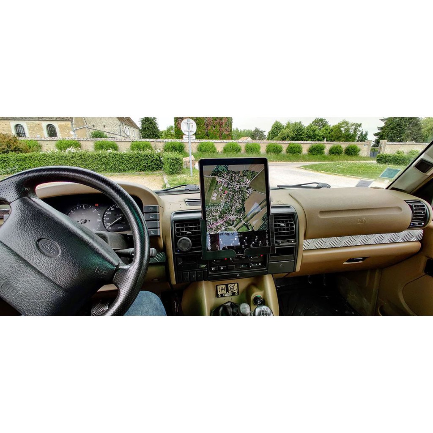 Land Rover Discovery 300Tdi iPad Pro Tutucu