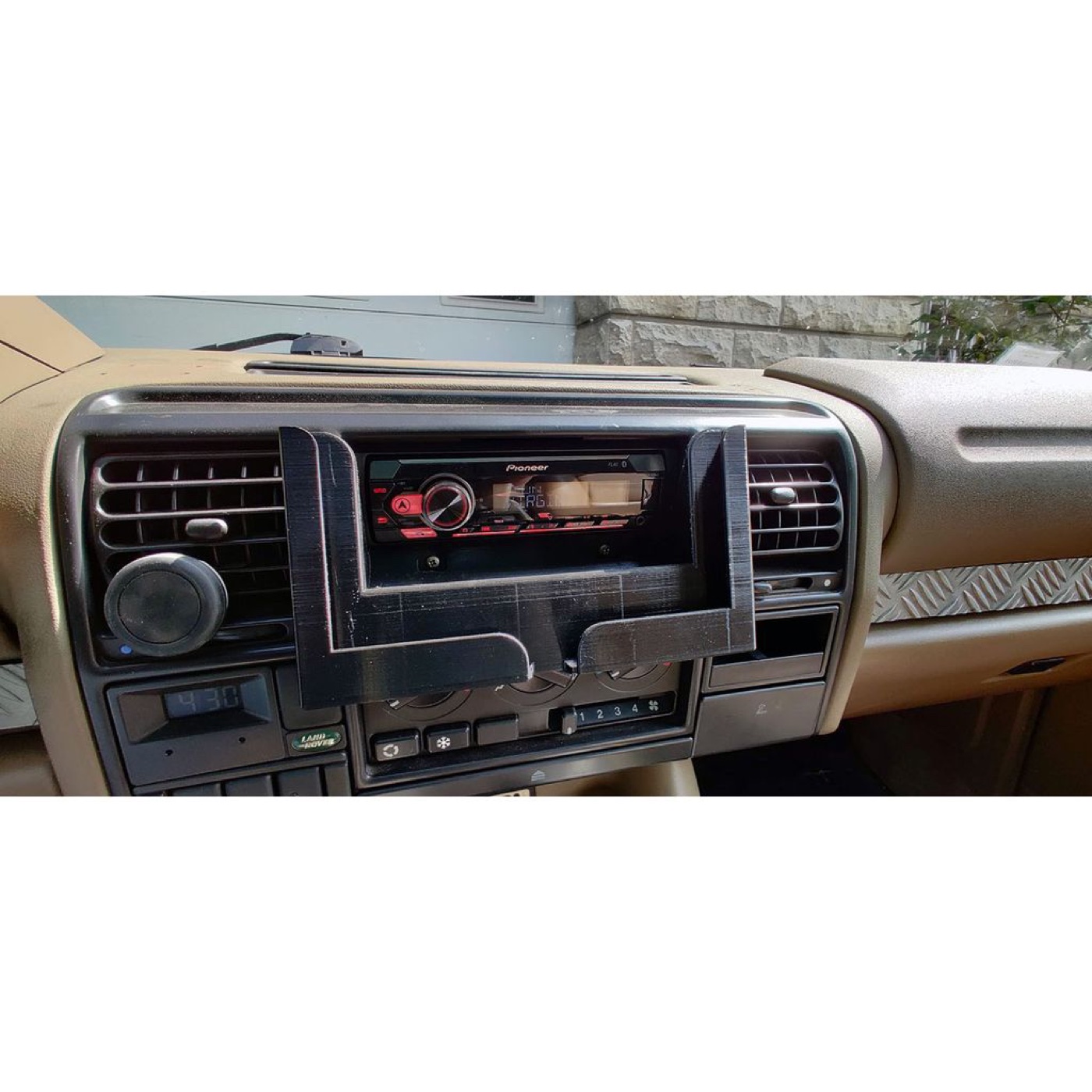 Land Rover Discovery 300Tdi iPad Pro Tutucu görsel 3