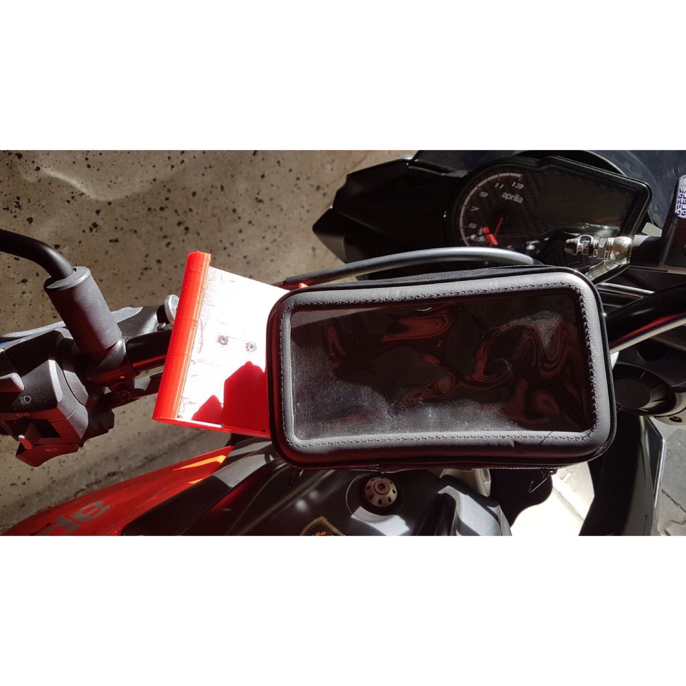 Aprilia Tuono Powerbank Tutucu