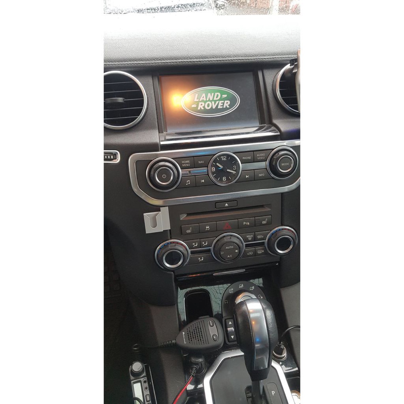 Land Rover LR4 Telsiz Mikrofon Tutucu görsel 3