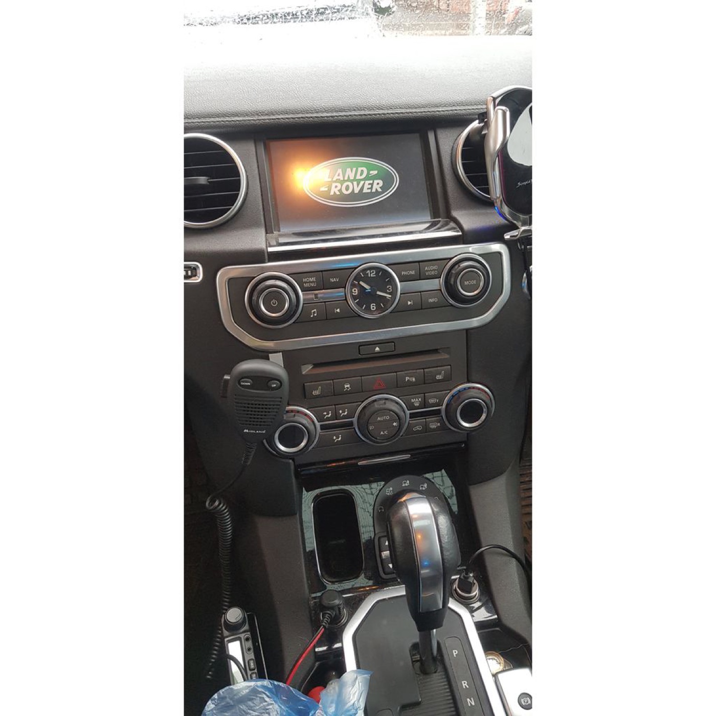 Land Rover LR4 Telsiz Mikrofon Tutucu görsel 4