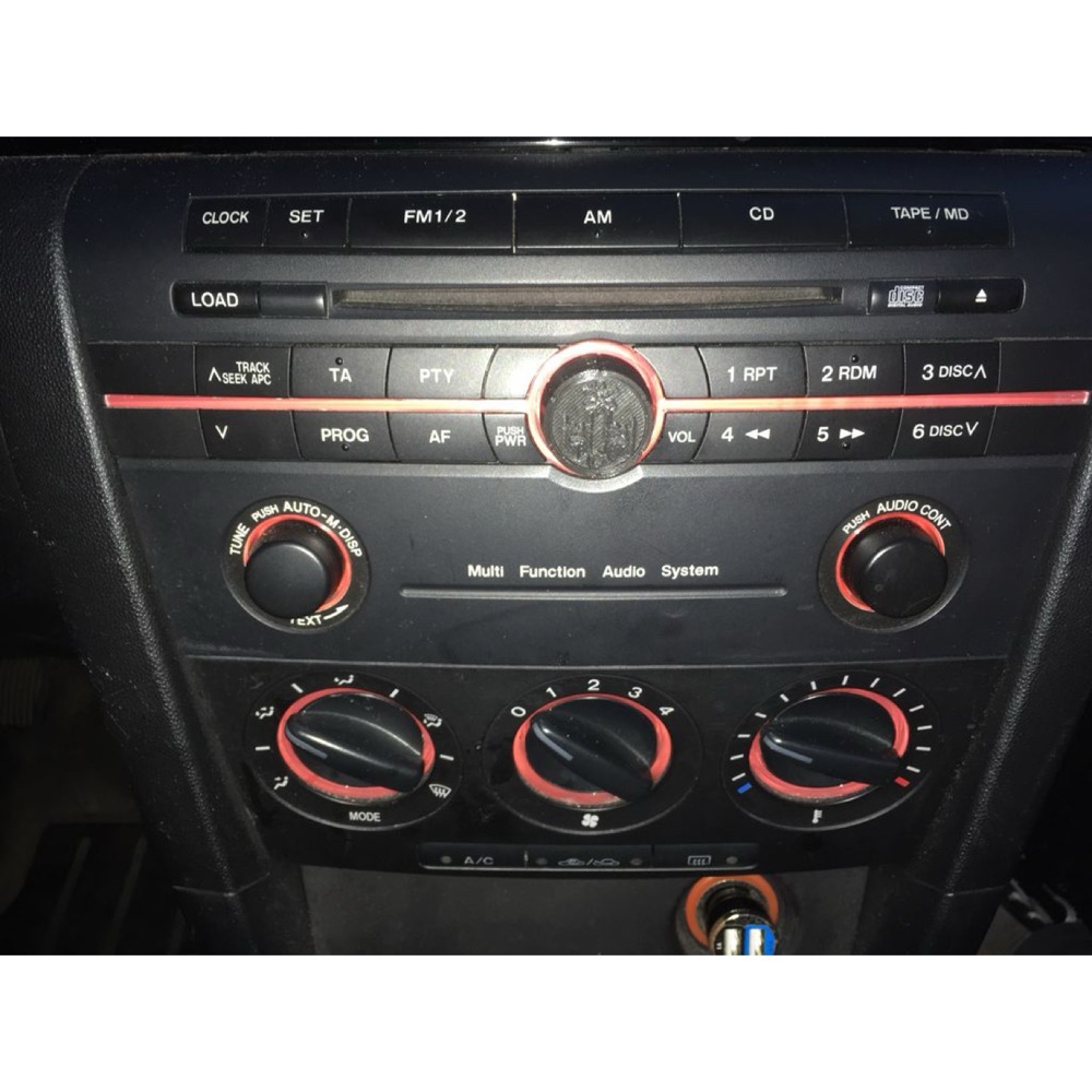 Mazda 3 (2003) Radyo Ses/Açma Düğmesi görsel 2