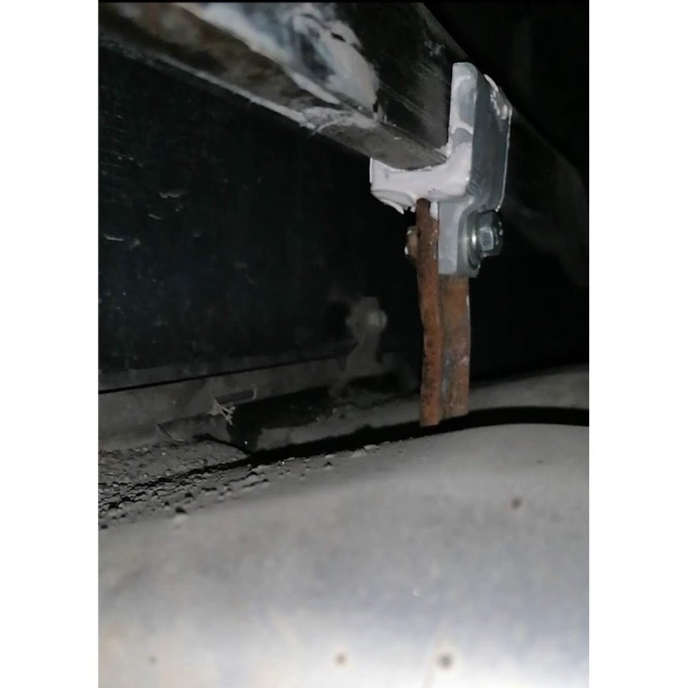 Hyundai Veloster Arka Tampon Orta Bağlantı Parçası görsel 2