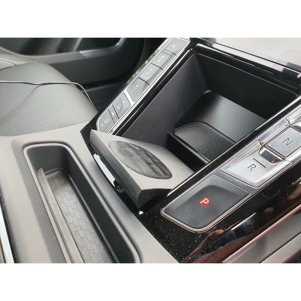 Jaguar I-Pace Kablosuz Telefon Şarj Yuvası
