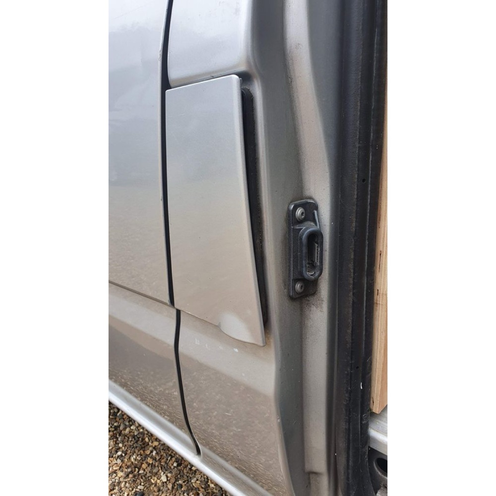 Ford Transit Van Yakıt Kapağı İç Mandalı görsel 3
