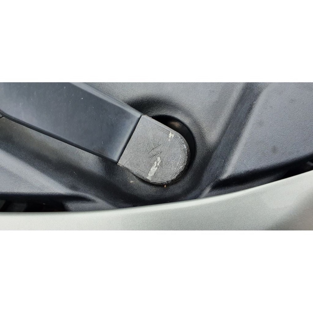 Toyota Auris Ön Silecek Somun Kapağı görsel 2