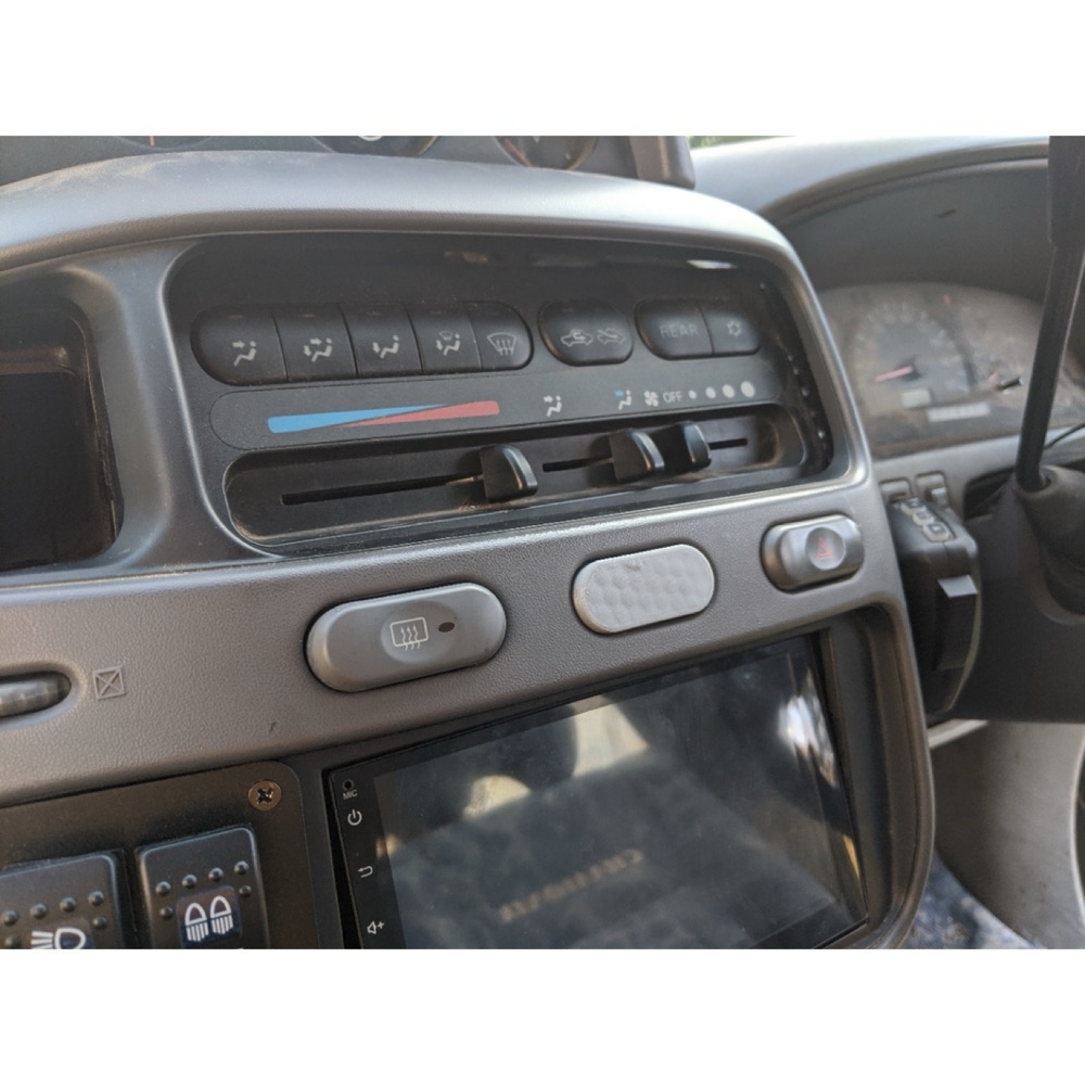 Mitsubishi Gösterge Switch Kör Kapağı
