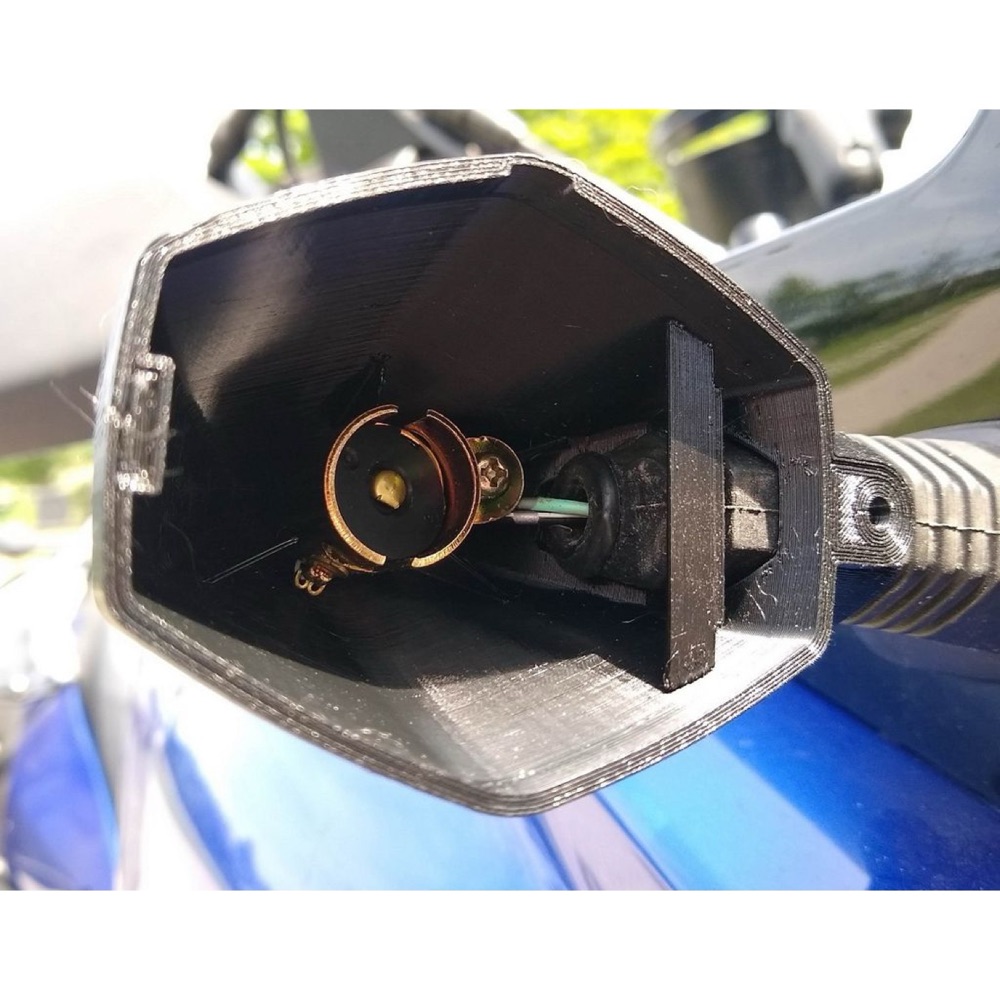 Suzuki DL650 V-Strom Sinyal Gövdesi Klipsi görsel 3