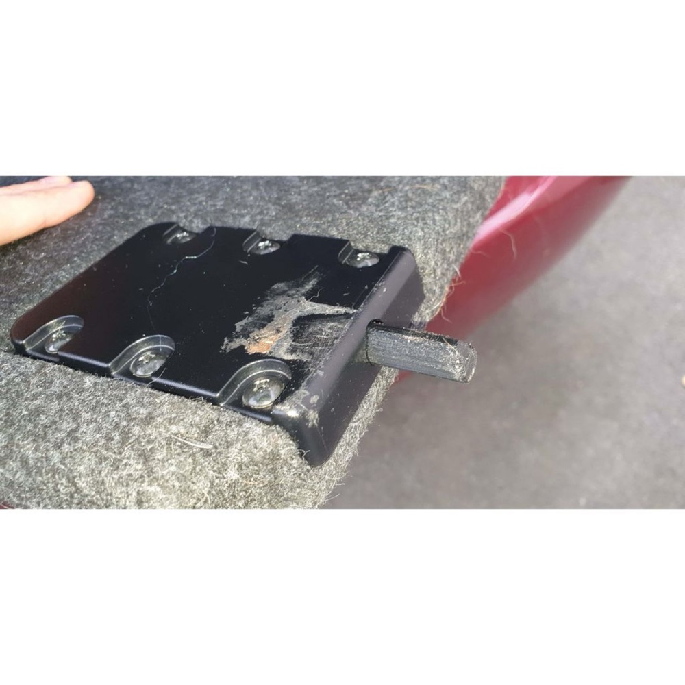 Nissan Note 3 bagaj tabanı kilit mandalı