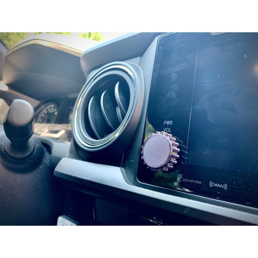 Toyota Tacoma radyo düğme kapağı görsel 2