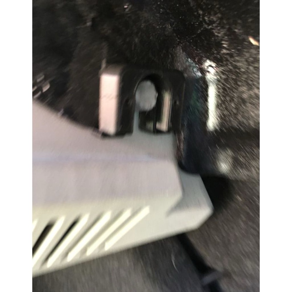 Nissan Qashqai arka raf klipsi