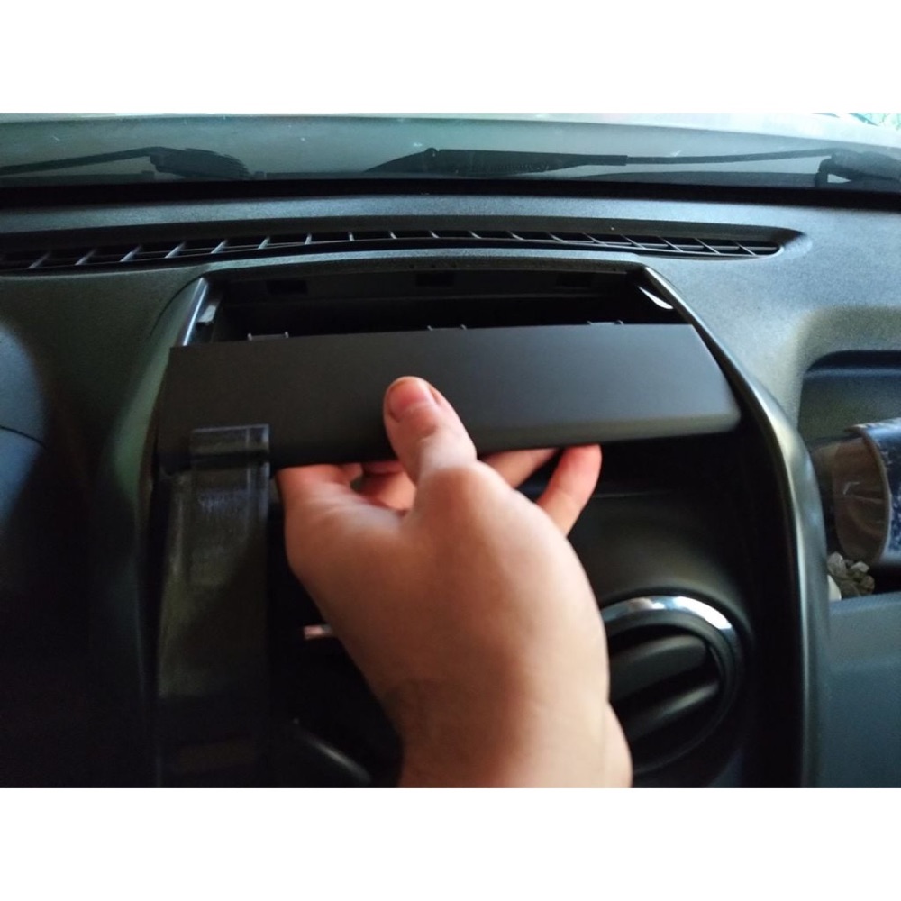 Dacia Duster Telefon Tutucu Destek Parçası görsel 2