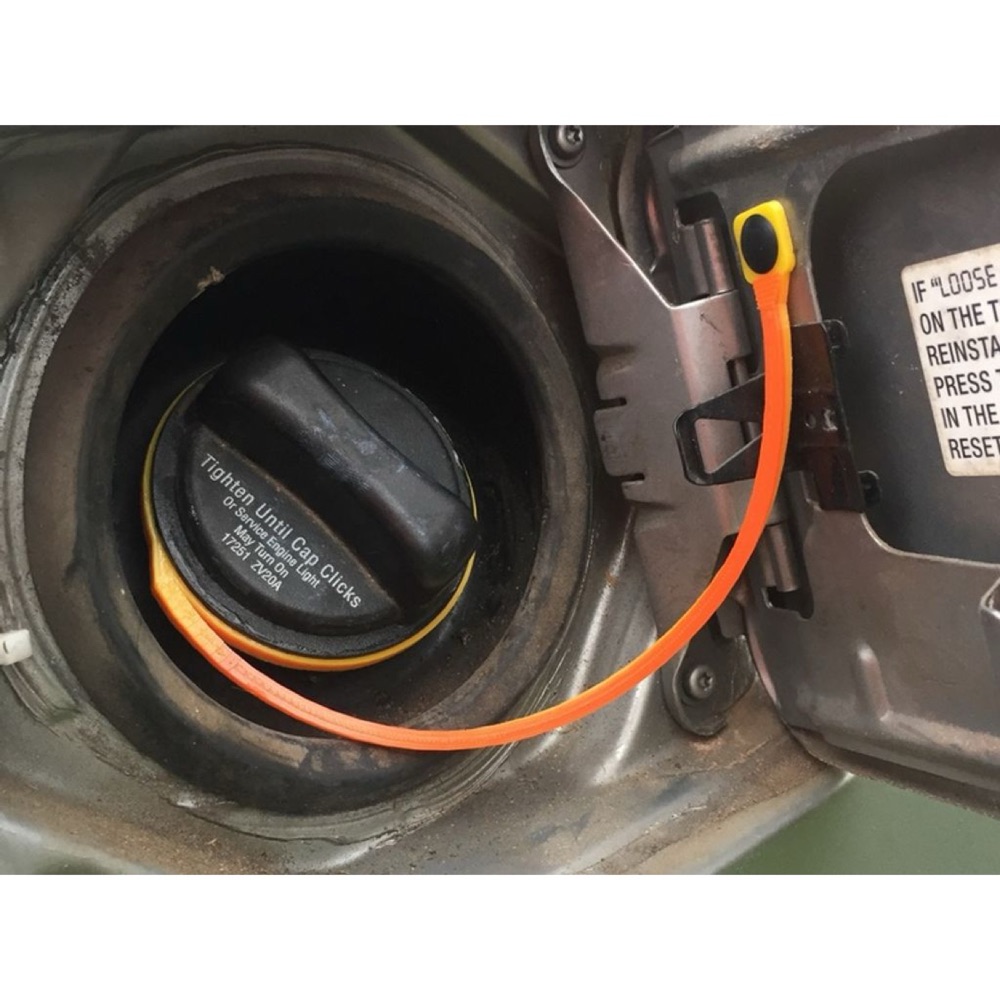 Nissan Sentra yakıt kapağı bağlantı ipi