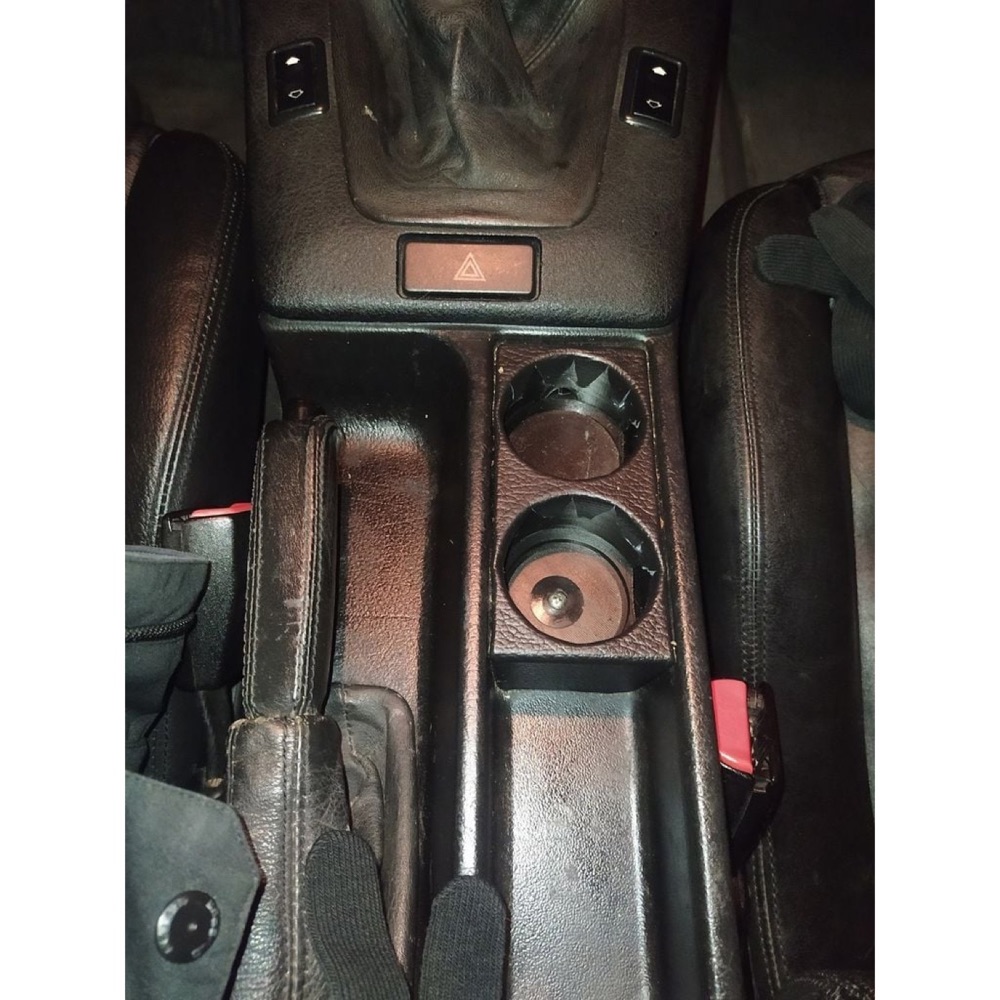 Konsol Bardaklığı Vidalı (BMW E36 Uyumlu) görsel 2