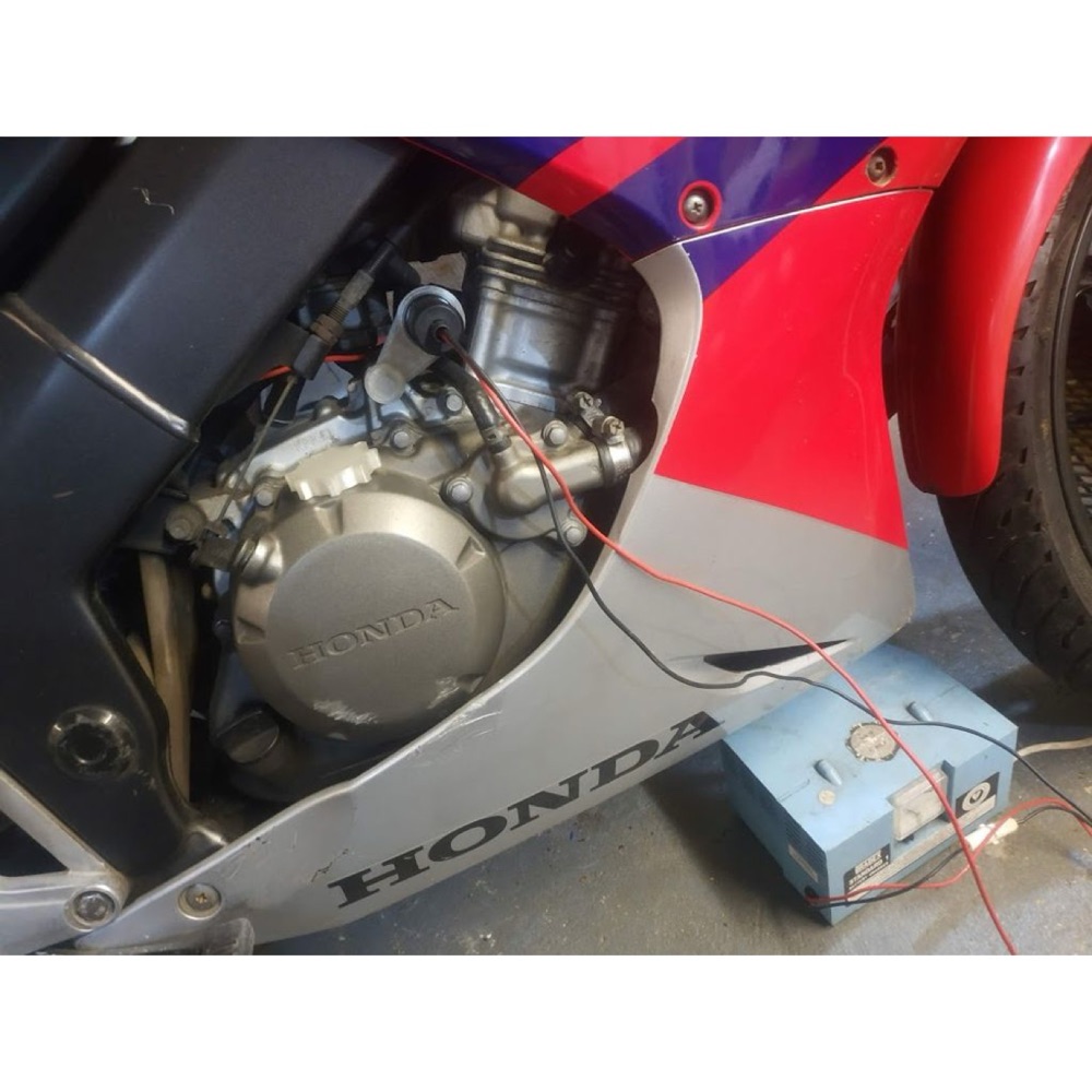 Honda CBR125 Akü Şarj Portu Montaj Braketi görsel 2