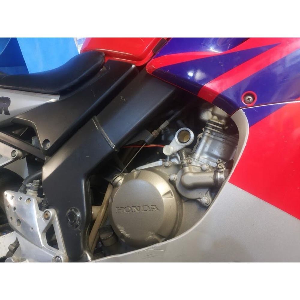 Honda CBR125 Akü Şarj Portu Montaj Braketi görsel 4