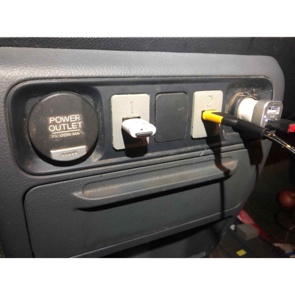 Honda Ridgeline 2007 yardımcı USB yuva kapağı