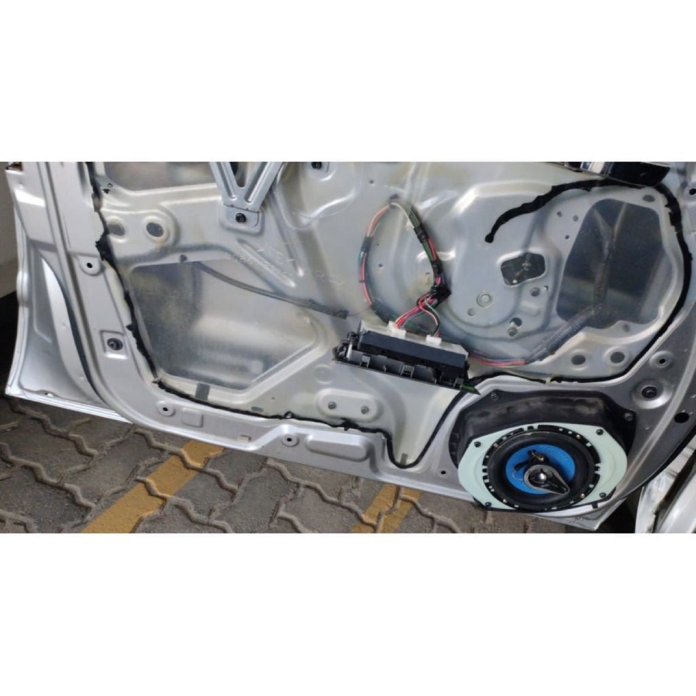 Nissan Frontier/Navara (D40) 6x9 hoparlör çerçevesi