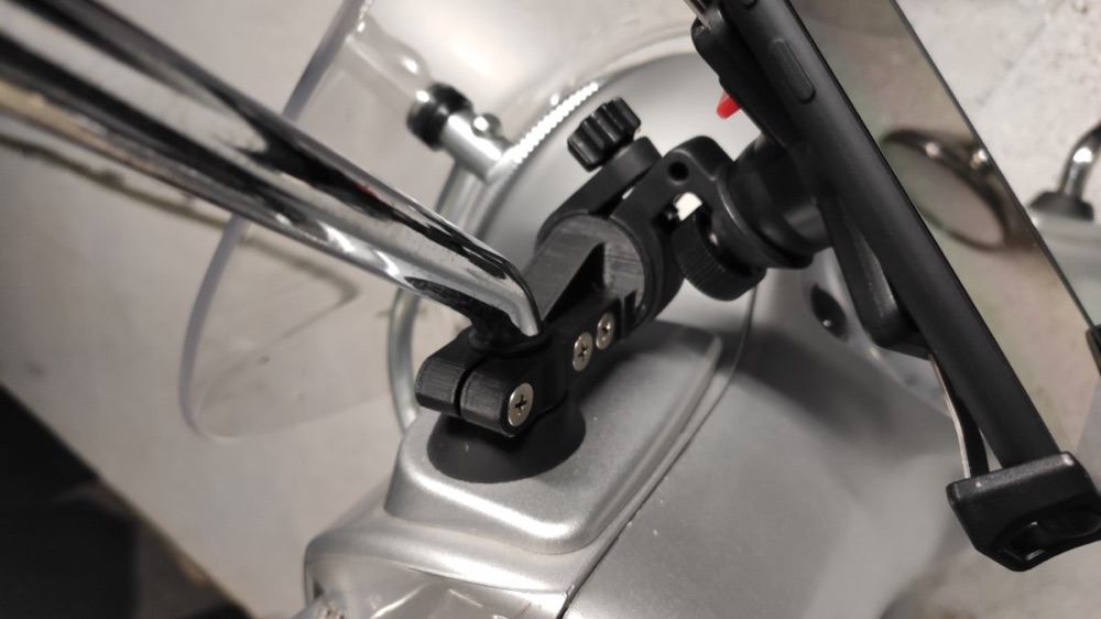 Vespa GTS Telefon Montaj Adaptörü görsel 2