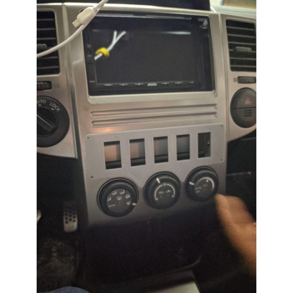 Nissan X-Trail T30 konsol switch paneli
