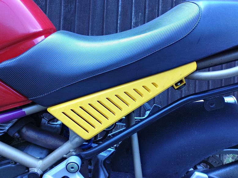 Ducati Monster (Geniş Model Serisi) Yan Panel Seti görsel 2