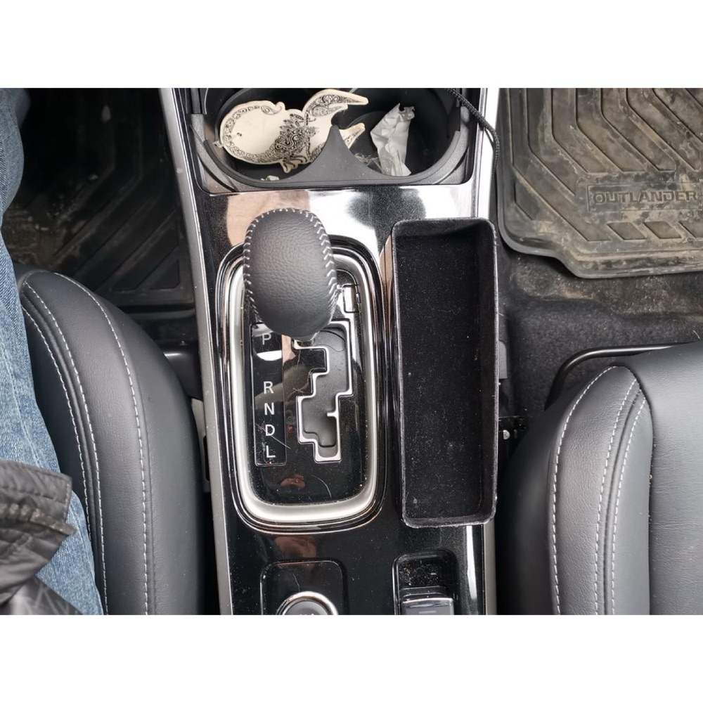 Mitsubishi Outlander 3 Konsol Standı