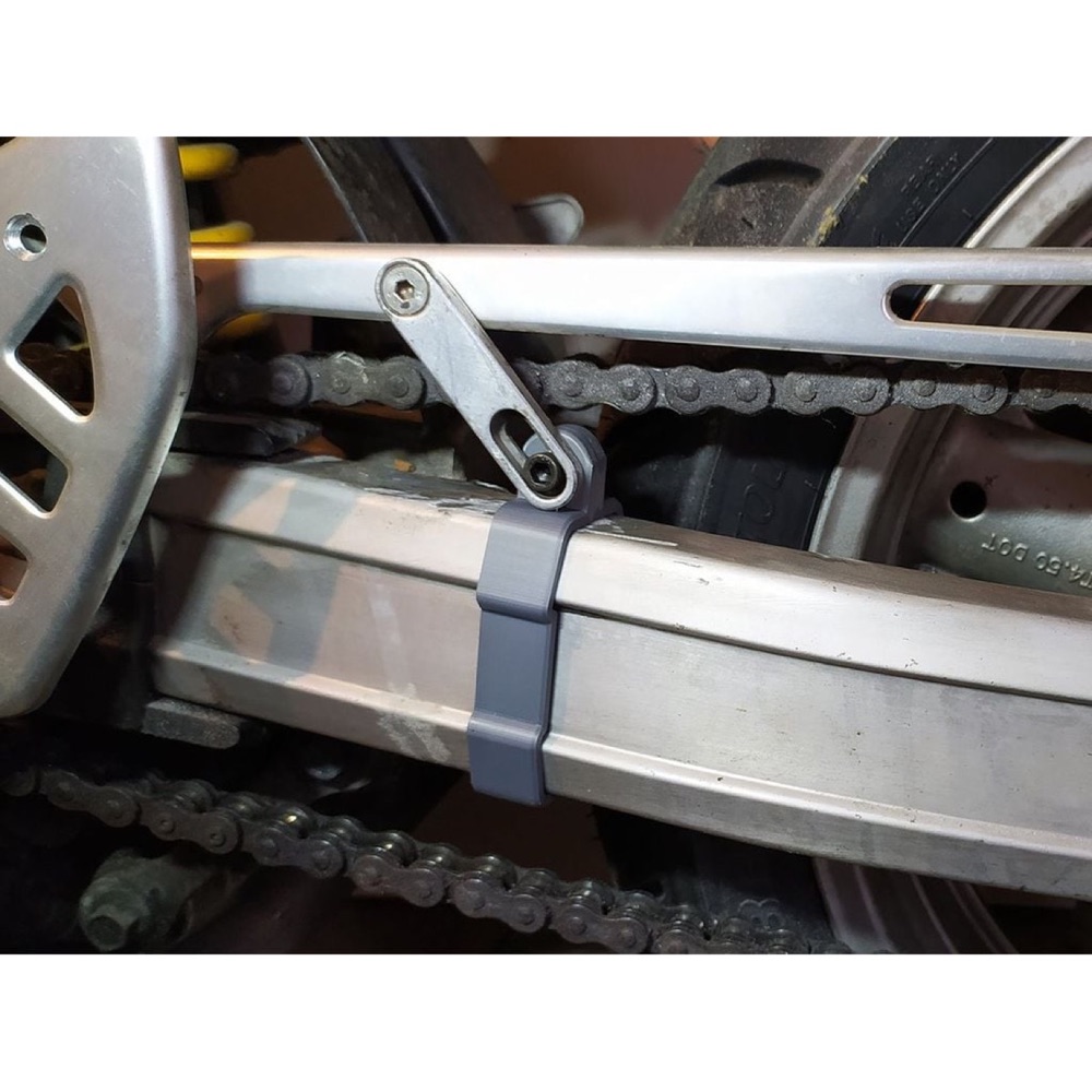 Suzuki SV650 Salıncak Zincir Kapağı Tutucusu görsel 4
