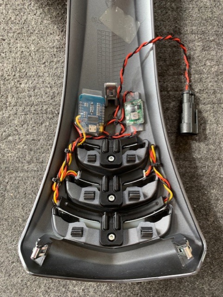Vespa GTS300 HPE Kaskad LED Montajı görsel 22