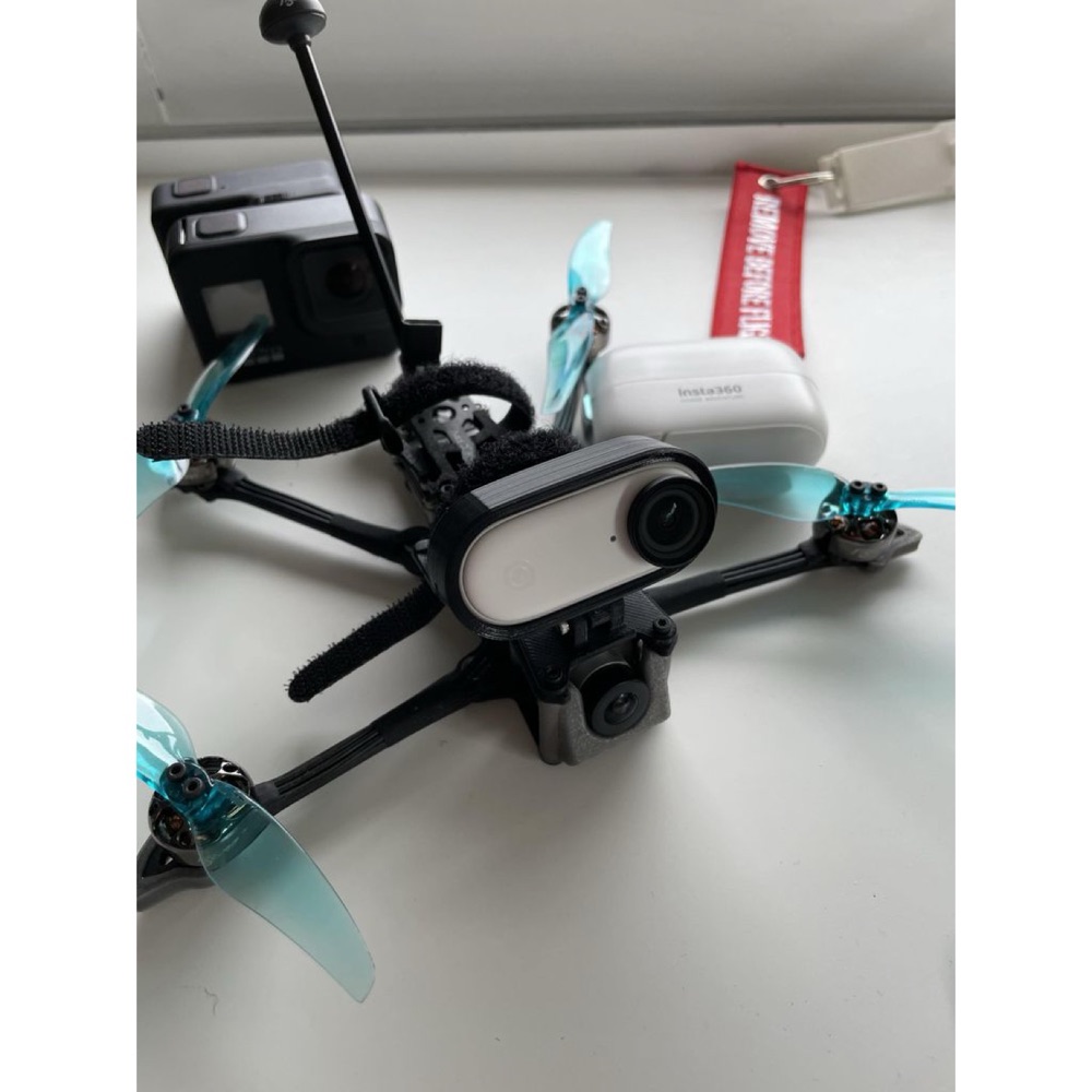 Insta360 GO 2 Flywoo Explorer LR 4 Drone Montajı