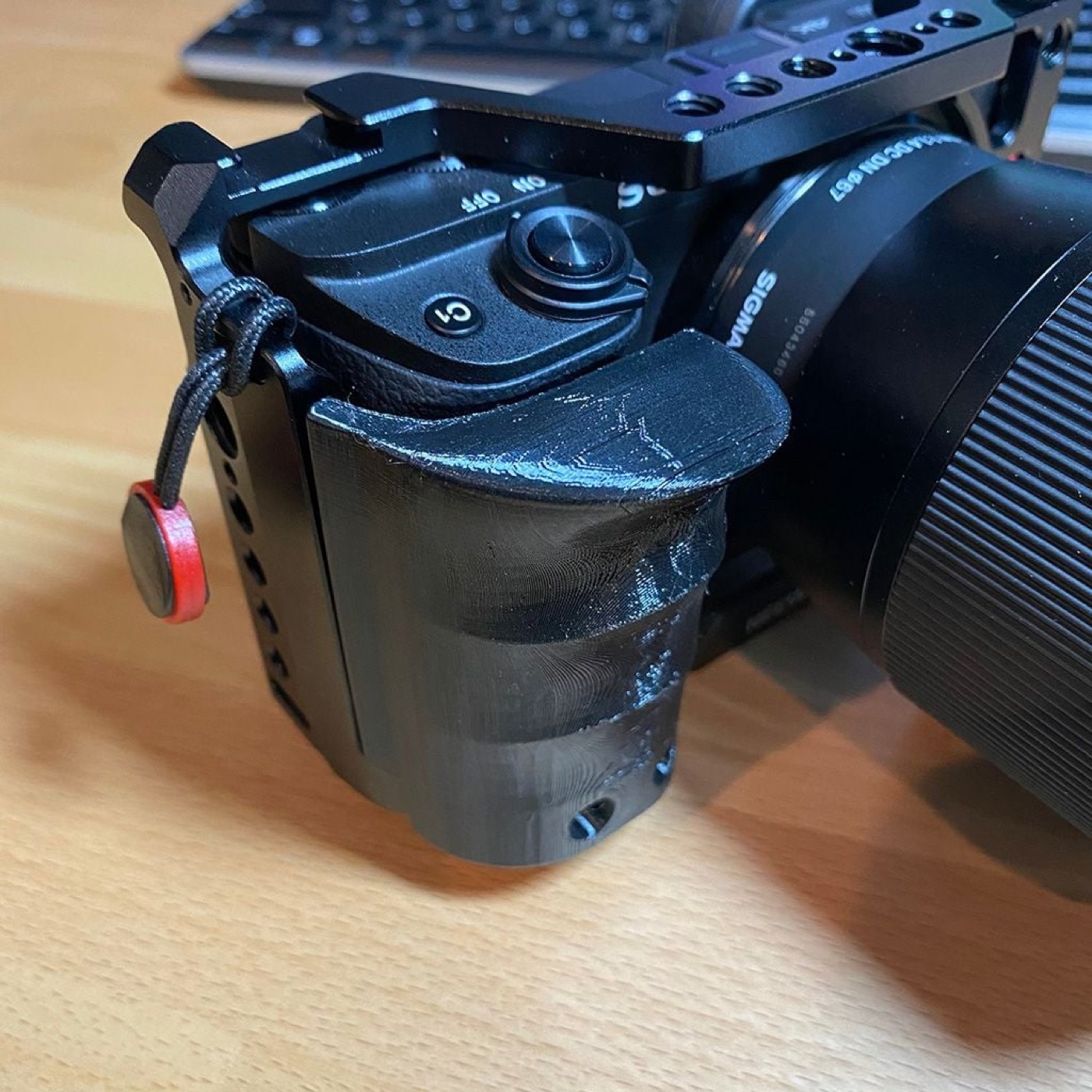 Sony A6400 için SmallRig CCS2310 Kafes Tutamağı (Ergonomik El Tutamağı)