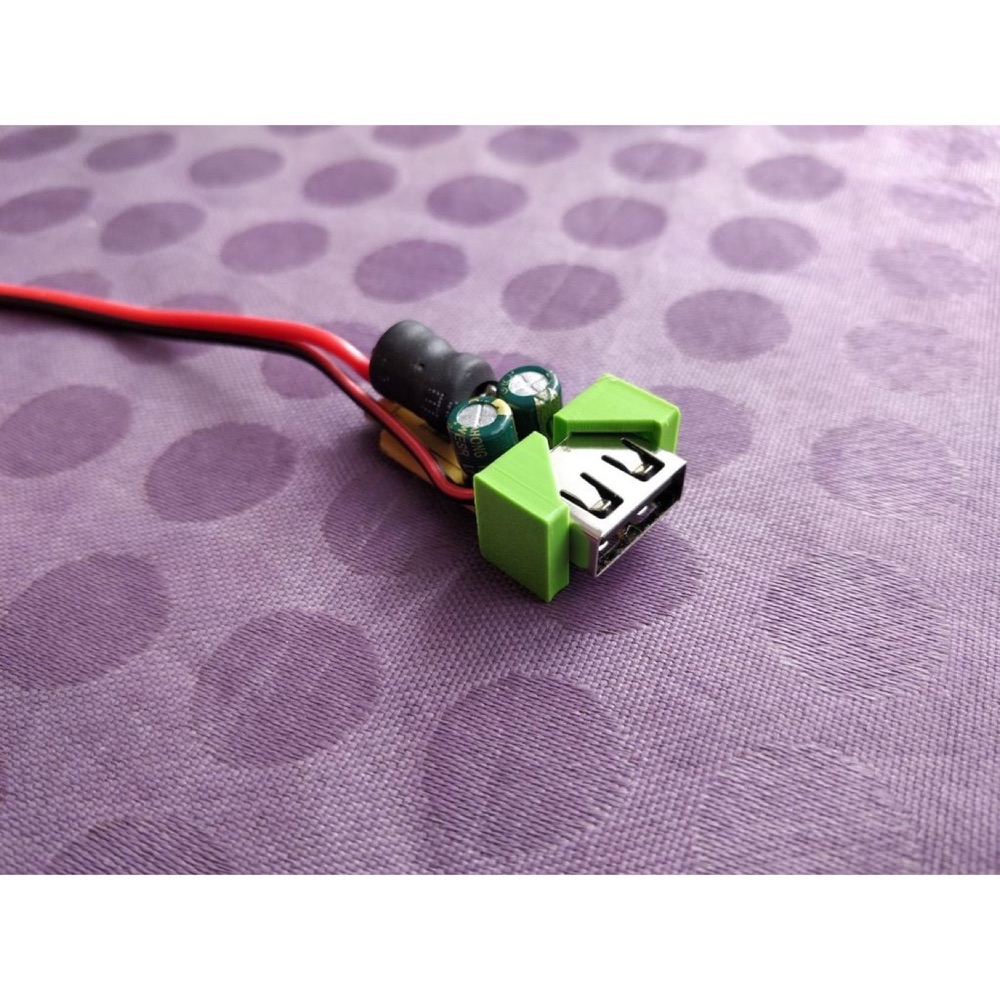 VW T5 Dashboard USB Sabitleyici görsel 4