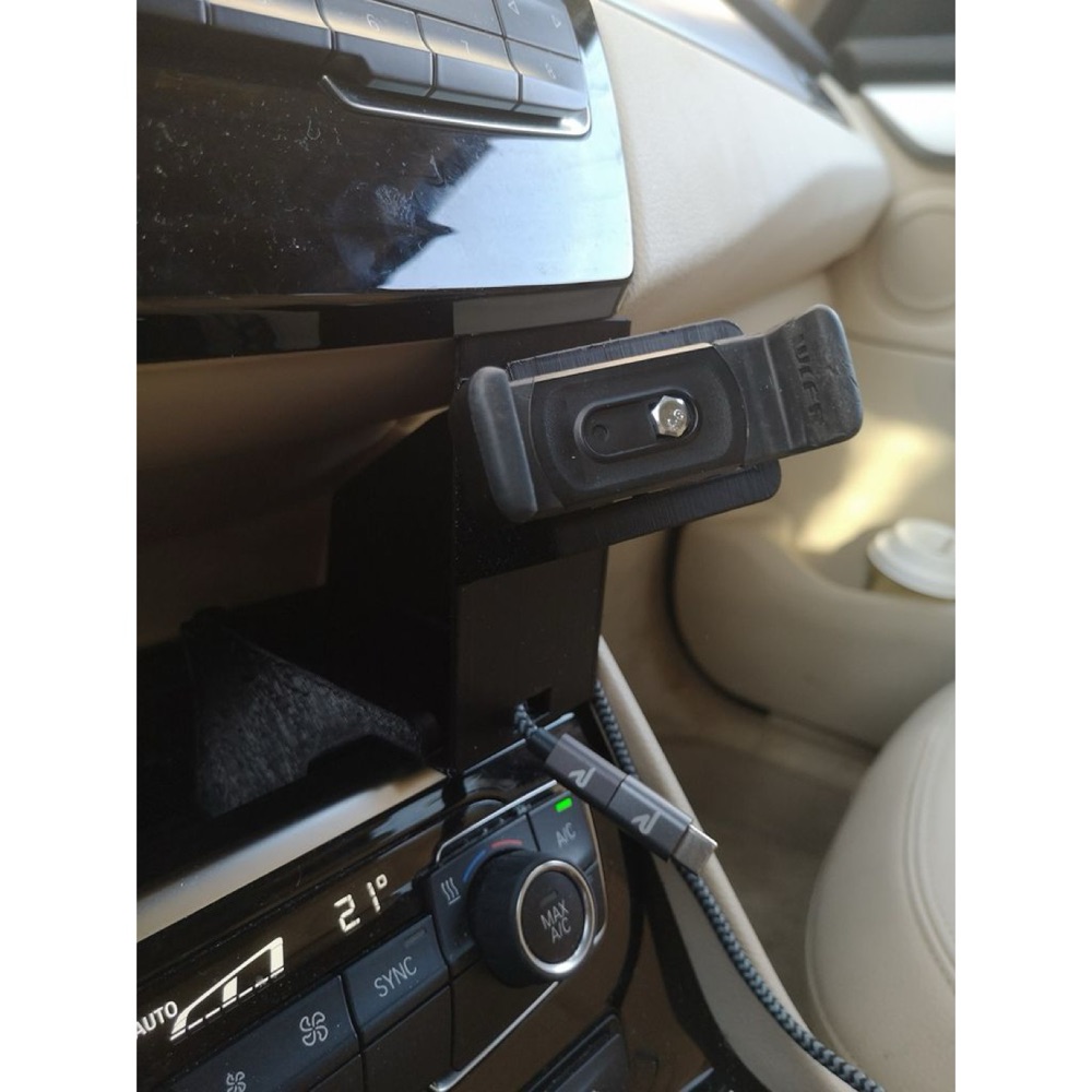 Akıllı Telefon Tutucu (BMW Active Tourer Uyumlu) görsel 2
