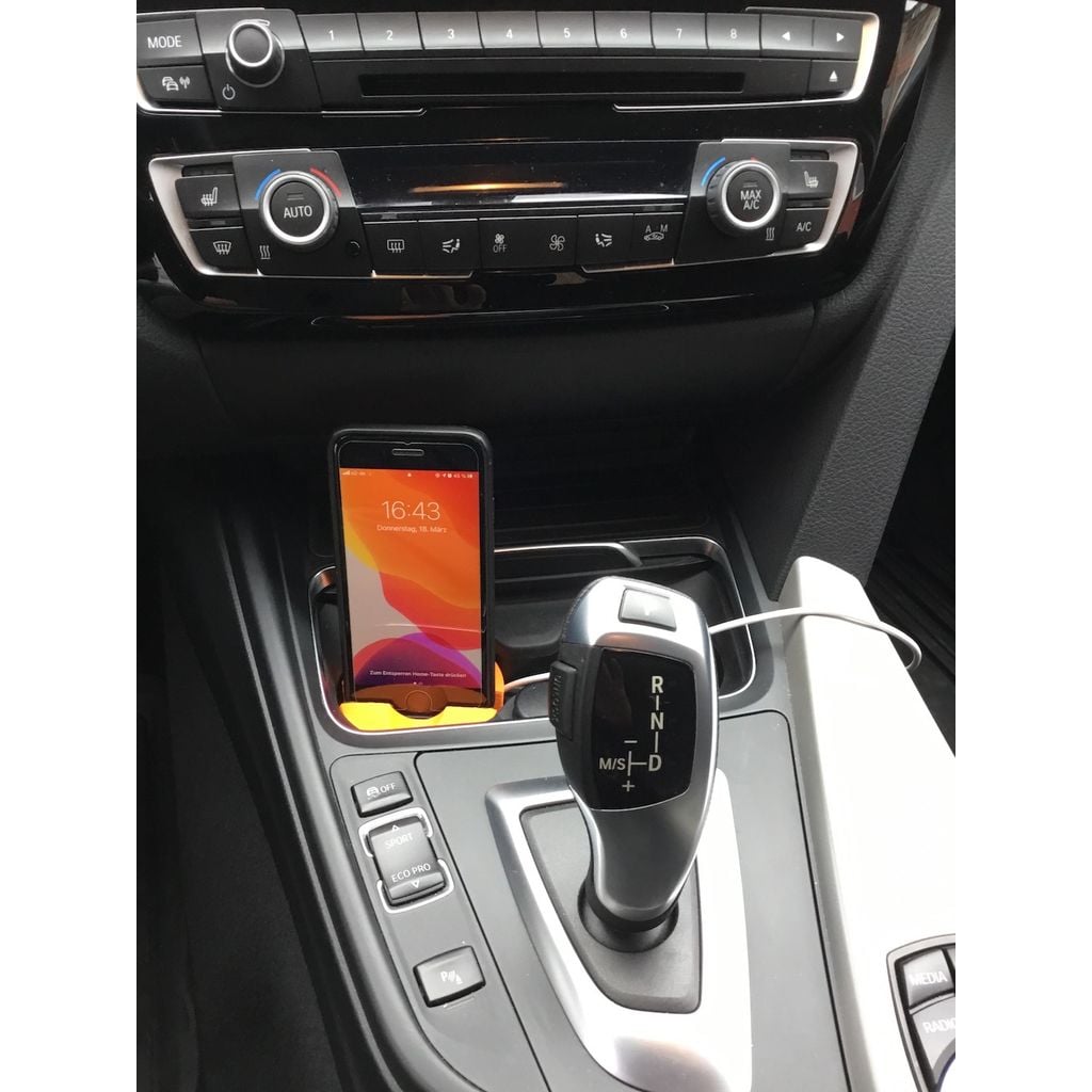 Bardaklık Telefon Standı (BMW F30/F31 Uyumlu)