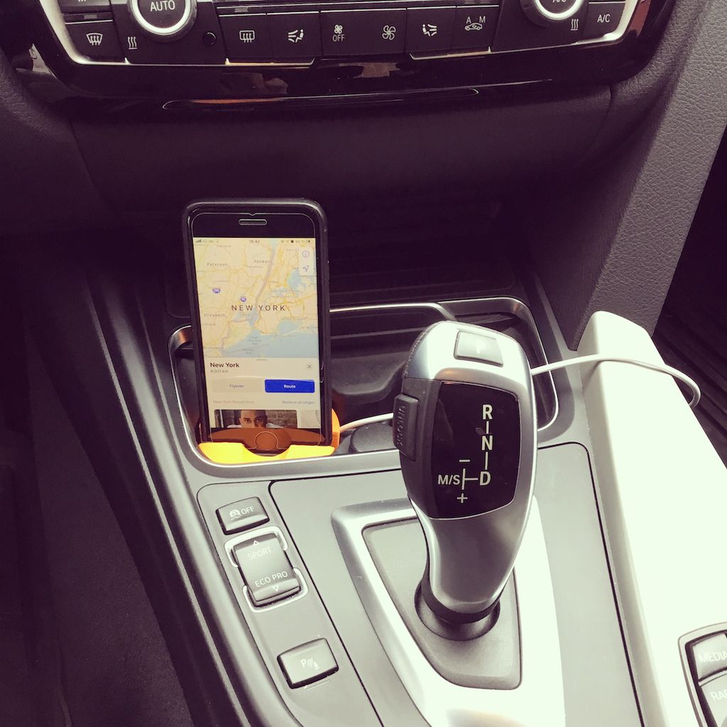 Bardaklık Telefon Standı (BMW F30/F31 Uyumlu) görsel 2
