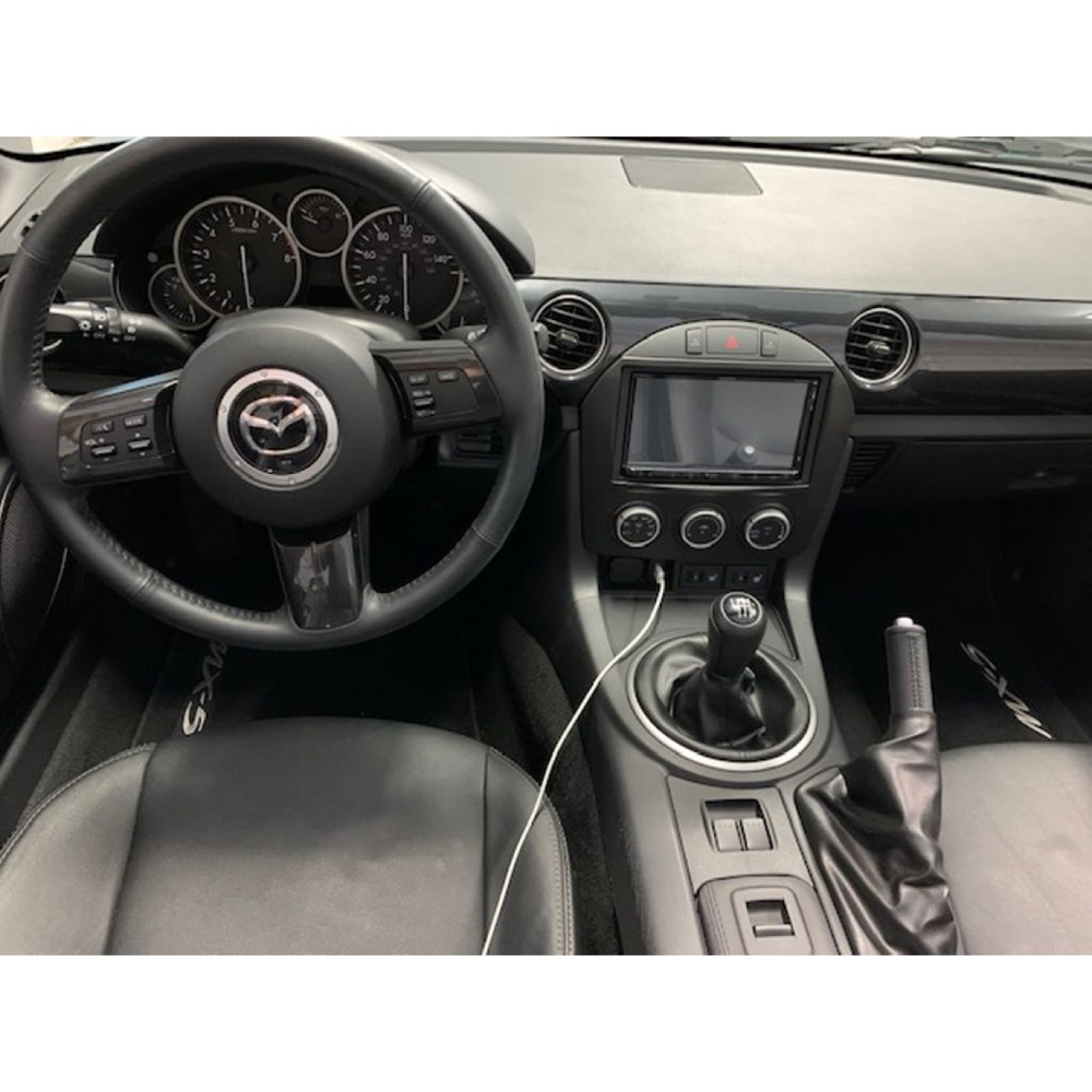 Mazda MX-5 NC USB Montaj Yuvası görsel 3