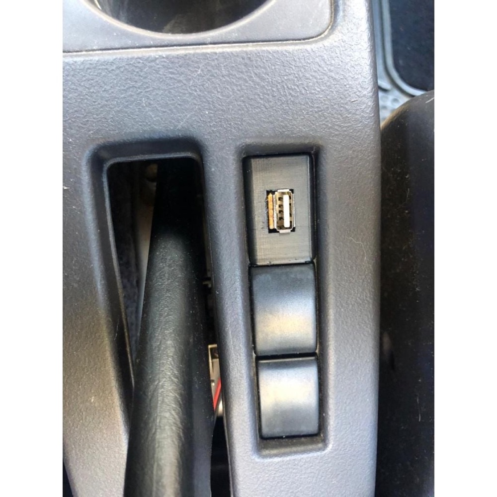 Suzuki Vitara / Aerio USB Yuva Plakası görsel 3