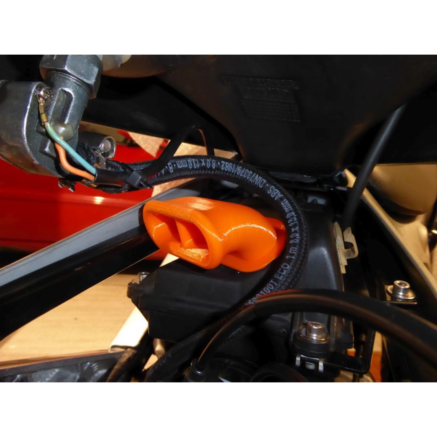 Aprilia RS 125 2T Hava Emme Hortumu v4 görsel 3