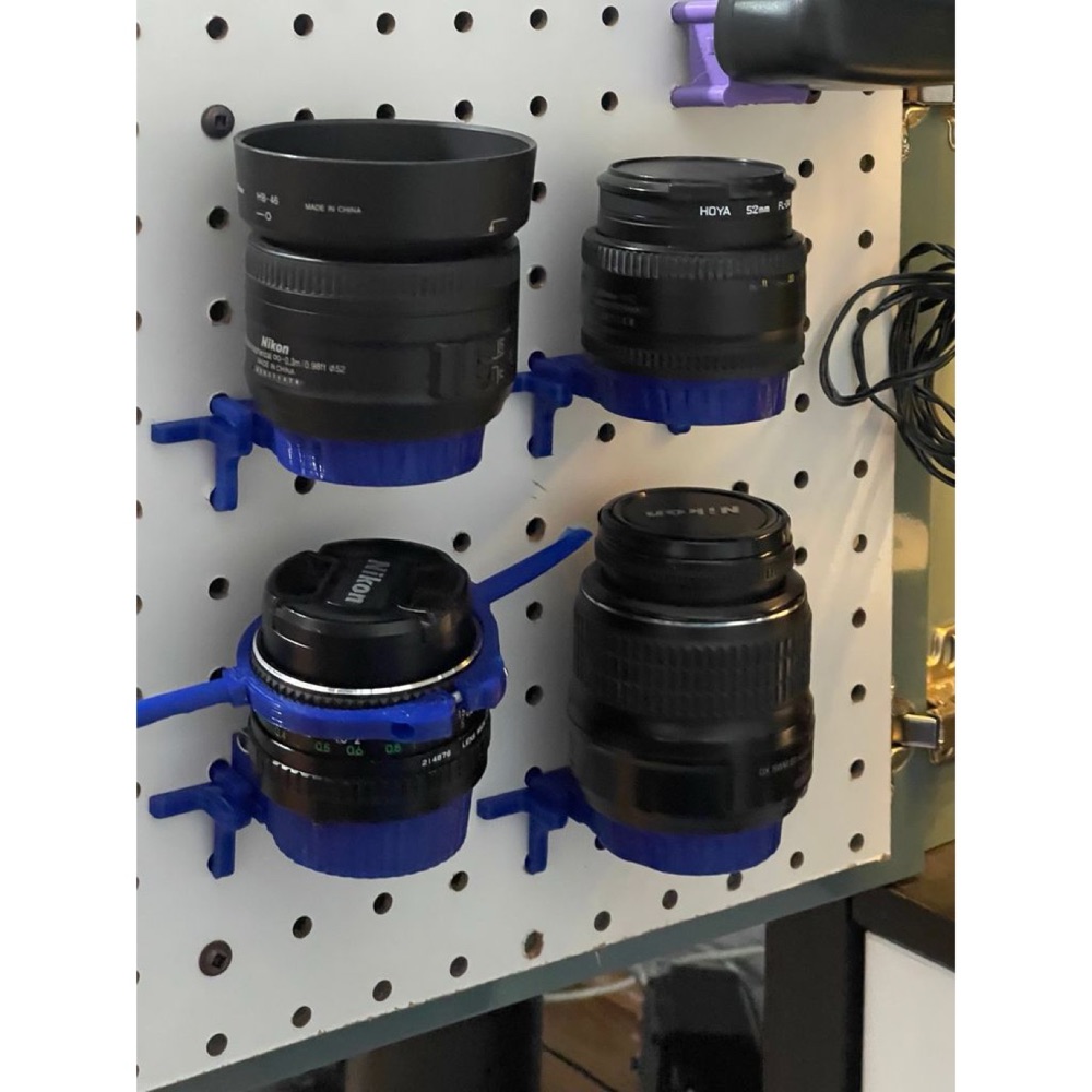 Nikon F Bayonetli Objektifler için Delikli Pano (Pegboard) Askısı görsel 1