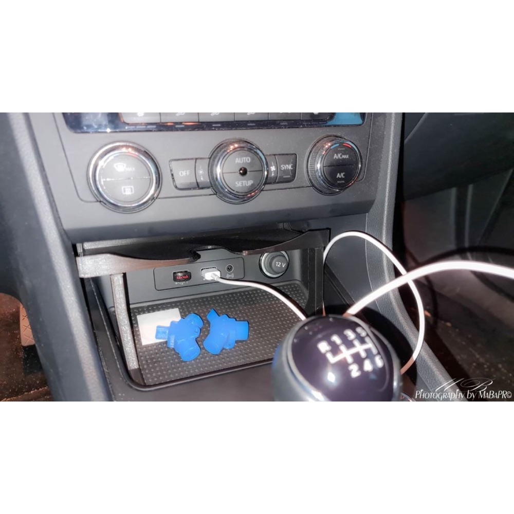 Seat Ateca Orta Konsol Telefon Tutucu görsel 4