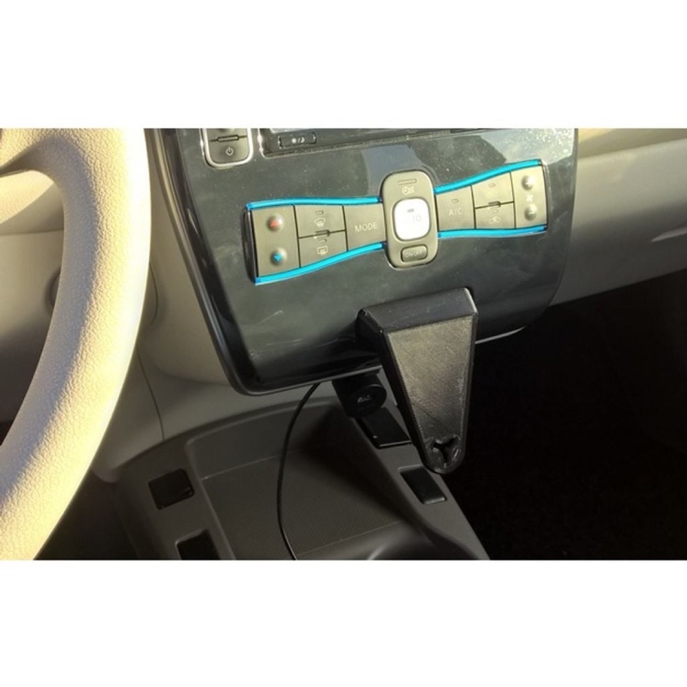 Nissan Leaf telefon tutucu braketi görsel 2