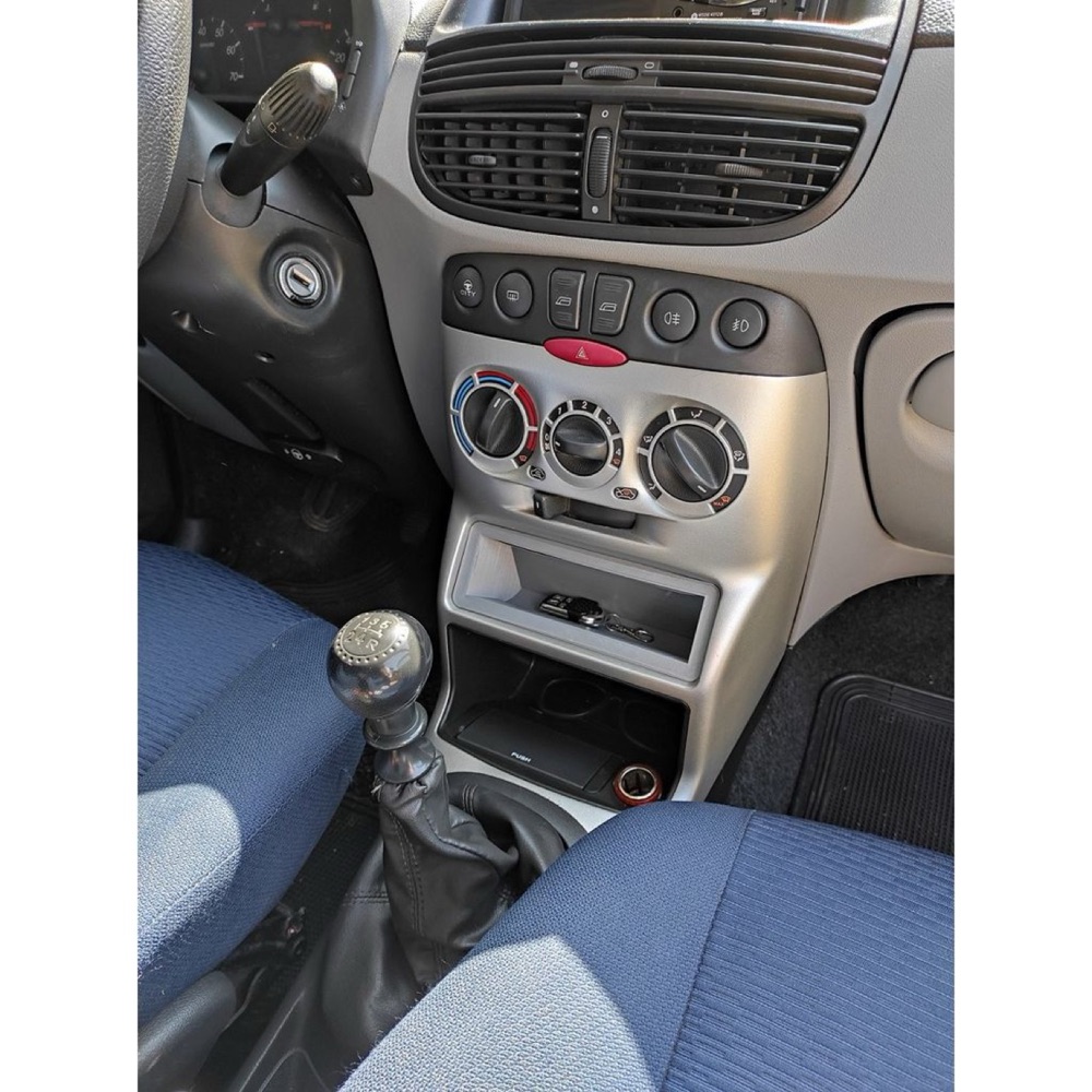 Fiat Punto Mk2 Konsol CD Kör Kapağı görsel 2