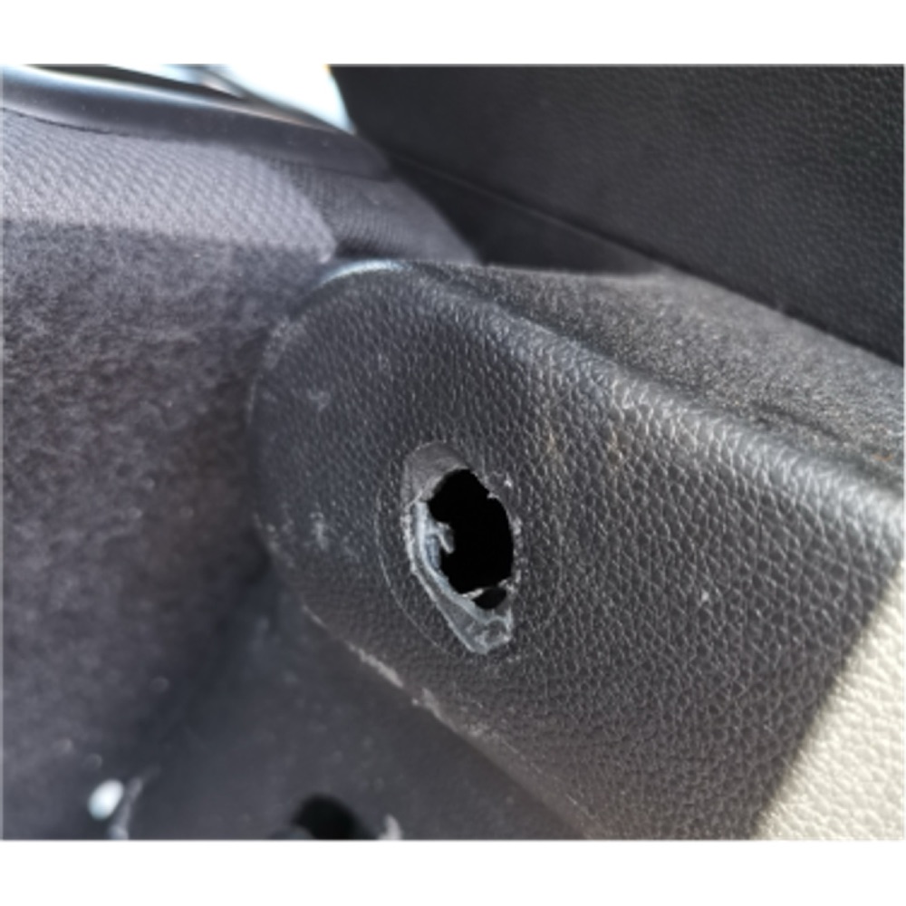 Hyundai i20 Arka Raf Lastik Geçirme Contası görsel 2